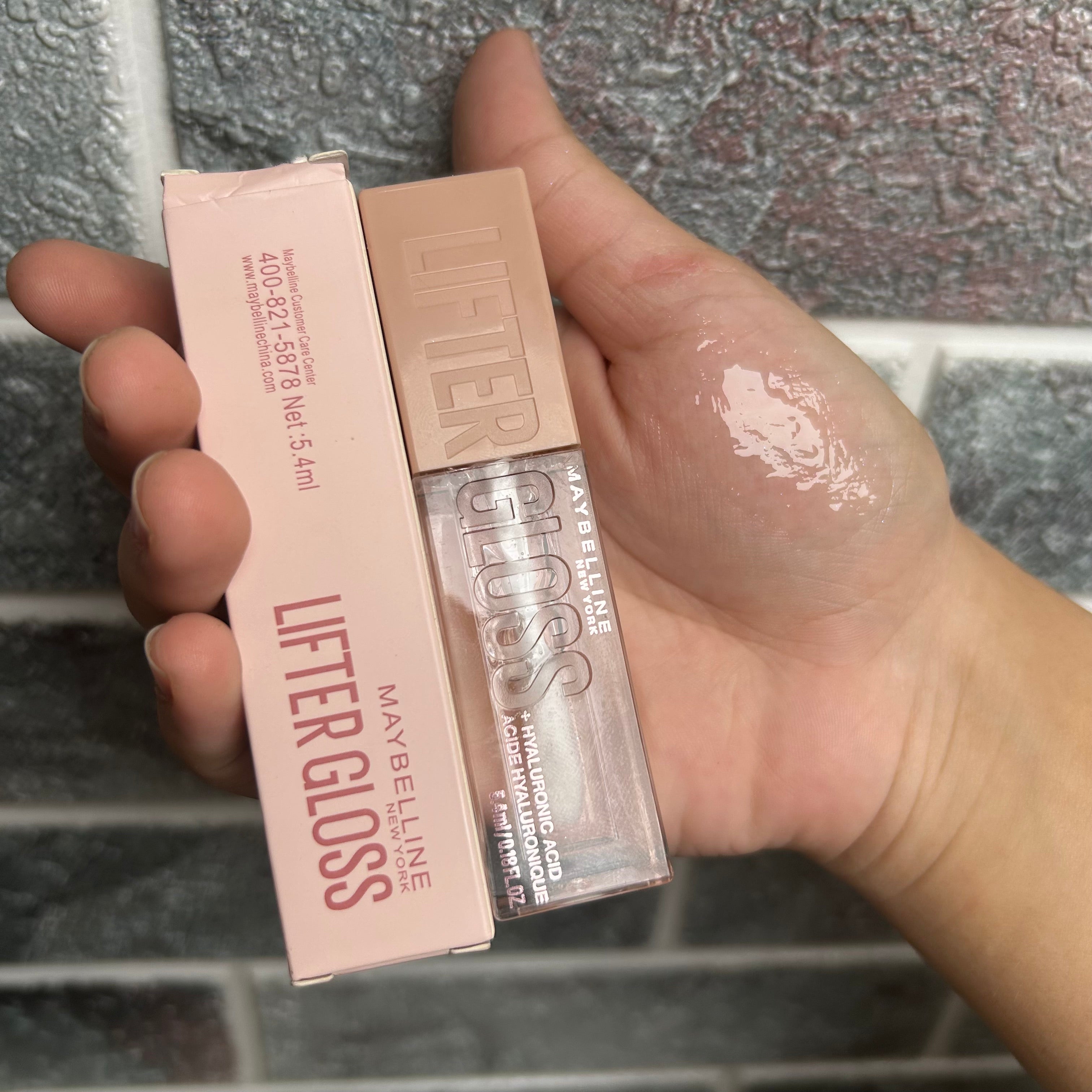 Maybelline New York Lifter Hydrating Lip Gloss